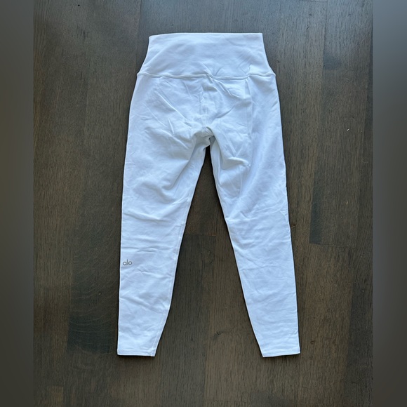 ALO YOGA 7/8 High-Waist Airbrush Legging in White (Size S) - Picture 7 of 8